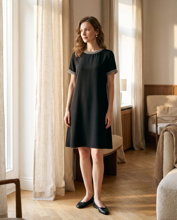 Damen-Schwarzes Kleid aus schwerer Hangzhou-Seide - Rundhalsausschnitt mit Paspel, Kurzarm