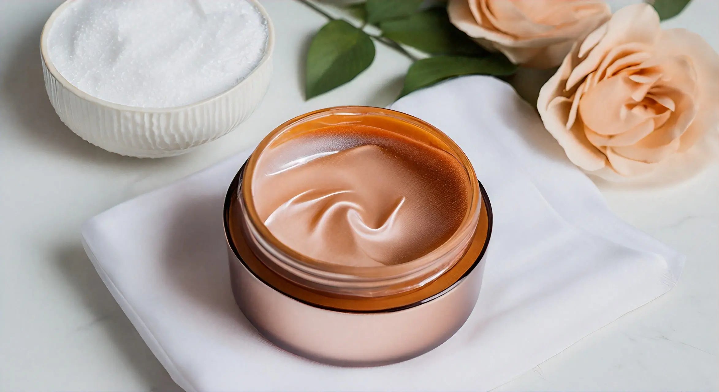 Masque en Soie: 5 Bienfaits Surprenants pour une Peau Hydratée et Éclatante StudioSoie