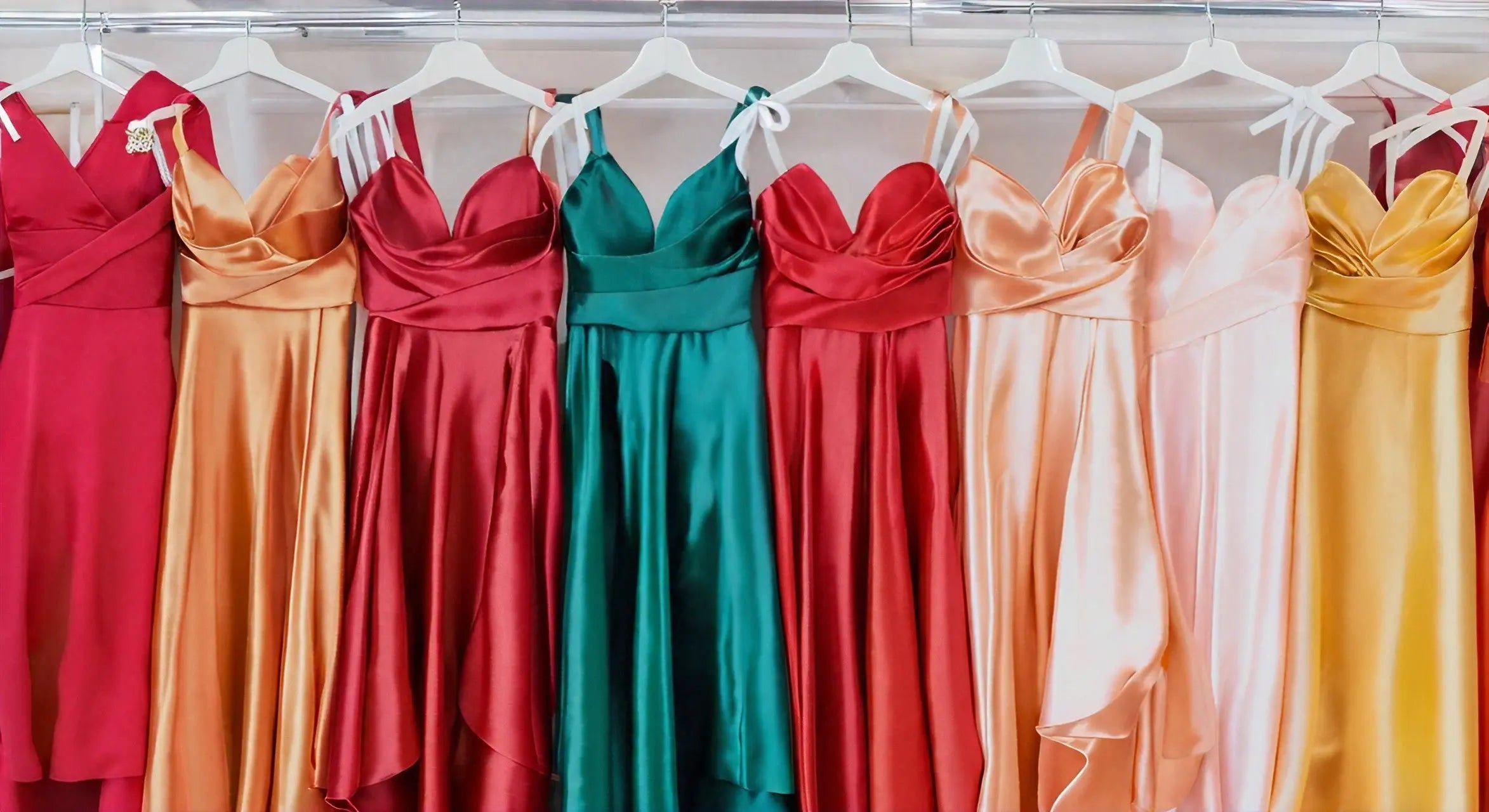 Les Plus Belles Robes en Satin et Soie pour une Élégance Inégalée StudioSoie
