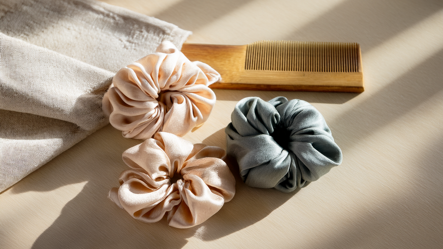 Jedwabna scrunchie: codzienna ochrona włosów - StudioSoie