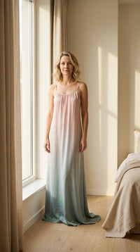 Robe Nuisette en Soie de Mûrier — Dégradé Coupe A Sans Manches Femme — silhouette entière | StudioSoie