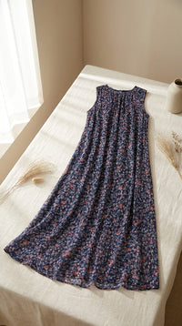 Robe Midi en Georgette de Soie — Double Épaisseur Imprimé Floral Femme — à plat sur lin | StudioSoie