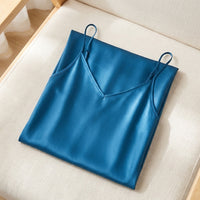 Robe Longue en Soie de Mûrier 21 Momme — Col V Bretelles Réglables 17 Coloris Femme - coloris bleu-ocean | StudioSoie