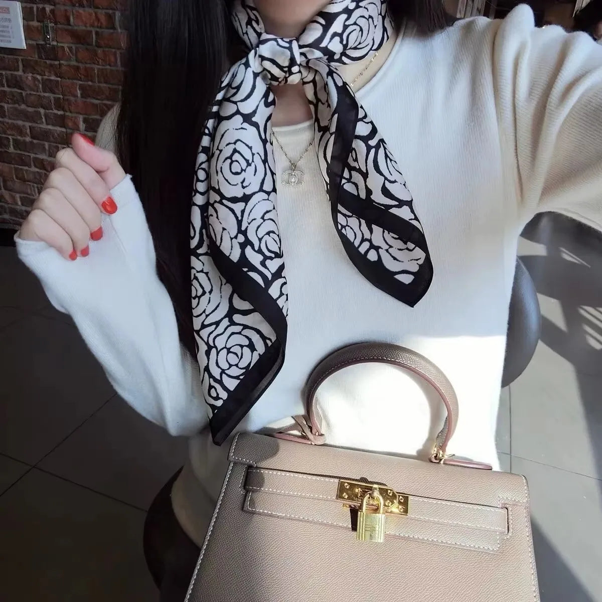 Foulard Carré en Soie Naturelle 65 cm - Accessoire Luxe 100% Soie de Mûrier