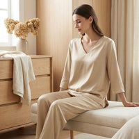 Ensemble Pyjama en Soie de Mûrier 20MM - Haut Col V & Pantalon Femme 100% Soie Naturelle - StudioSoie