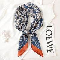 Foulard en Satin de Soie Luxueux - StudioSoie