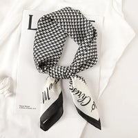 Foulard en Satin de Soie Luxueux - StudioSoie