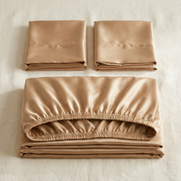Parure de lit 3 pièces en satin glossy chameau - StudioSoie