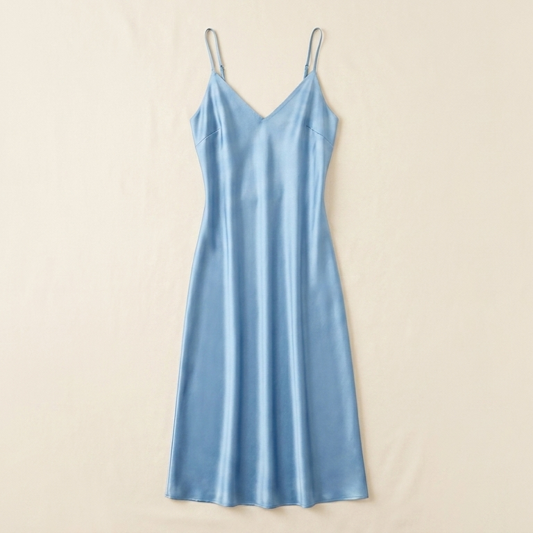 Robe caraco en soie de mûrier 21 momme bleu ciel - StudioSoie
