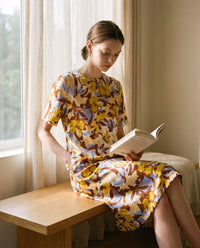 Robe droite en sergé de soie de mûrier – scène de vie – StudioSoie